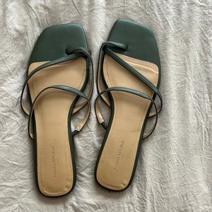Banana Republic flat strappy sandals. Olive Green. Size 9